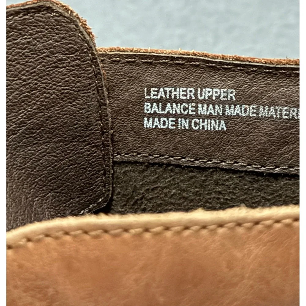 Born Mens sz 10M Leather Chukka Boots Tan Brown Lace Up Ankle Boots Heritage